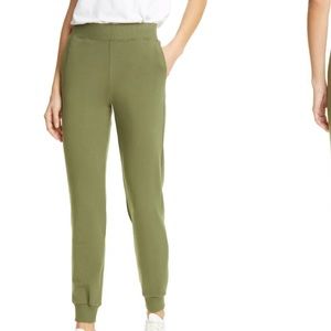 L’Agence Moss Jogger in Olive